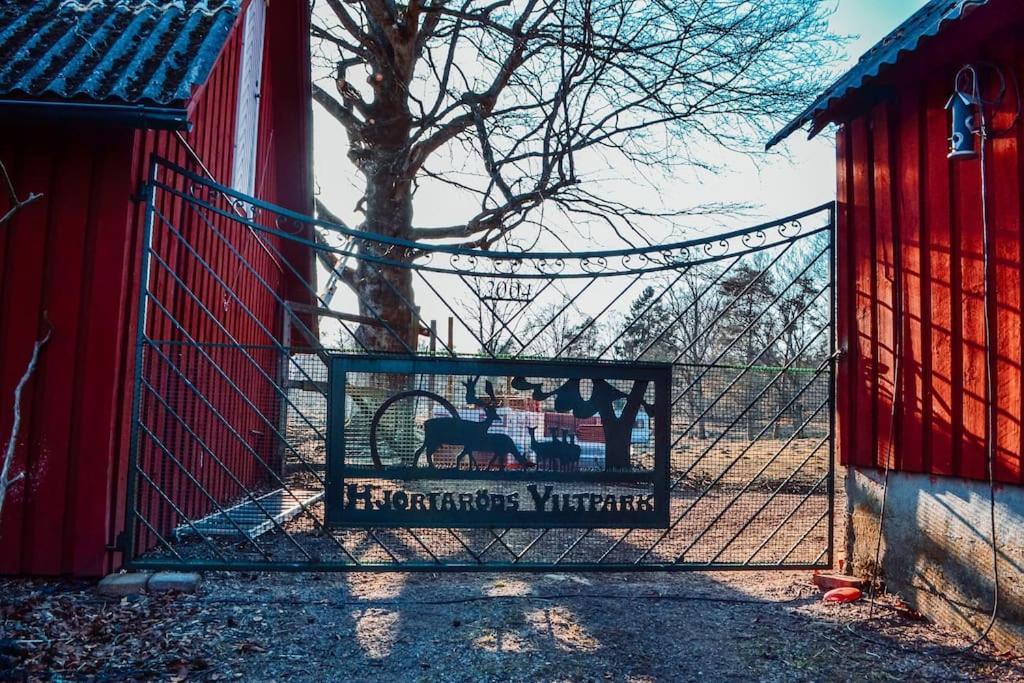 蒂灵厄Damwildfarm In Rollerbue Suedschweden别墅 外观 照片